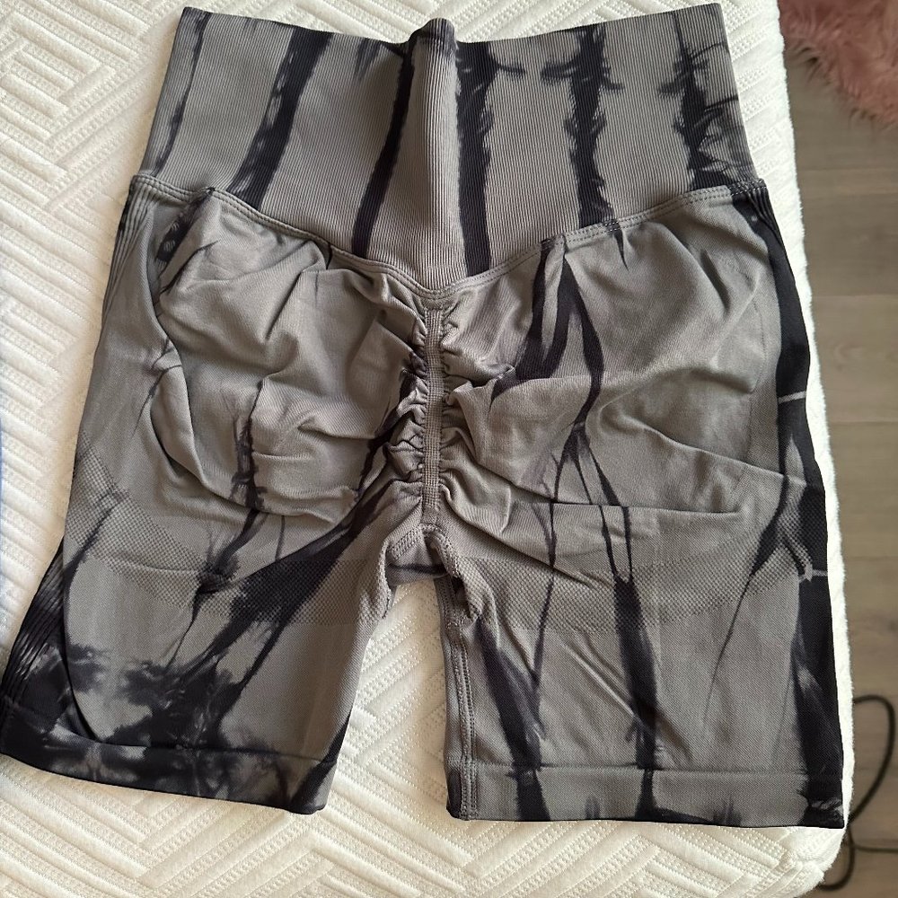 Grey/Black Tie Dye Scrunch Butt Shorts